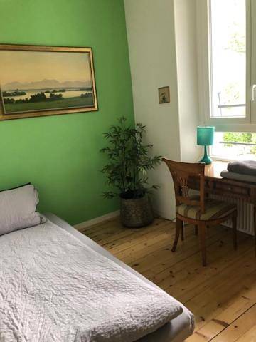 Location de vacances pour 2 personnes, avec vue sur le lac ainsi que vue et jardin à Blonay - 4