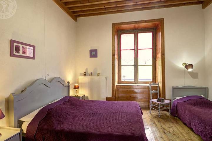 Gîte pour 12 personnes, avec terrasse et jardin à Sauvain - 2