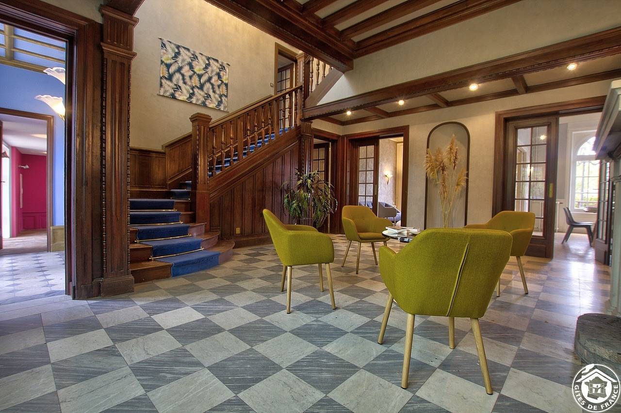 Castel De Valrose in Montmerle-sur-Saône, Bourg-en-Bresse und Umgebung