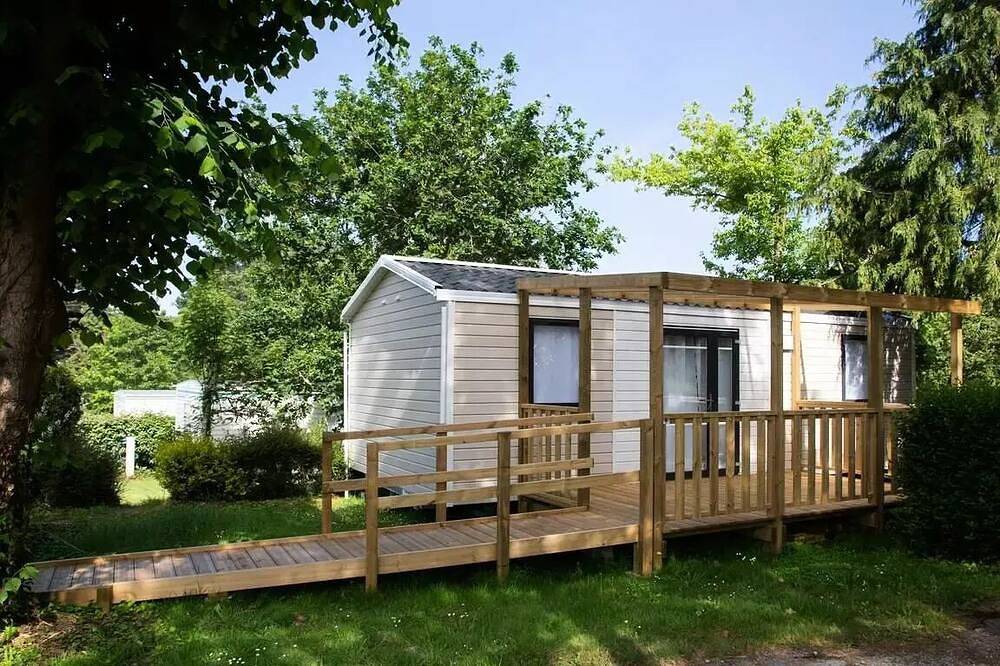 Mobil-home Pmr - 31m2 - 2 chambres - terrasse couverte - (mobil-home adapté aux Personnes à Mobilité Réduite) - 4 personnes in Bénodet, Région de Quimper