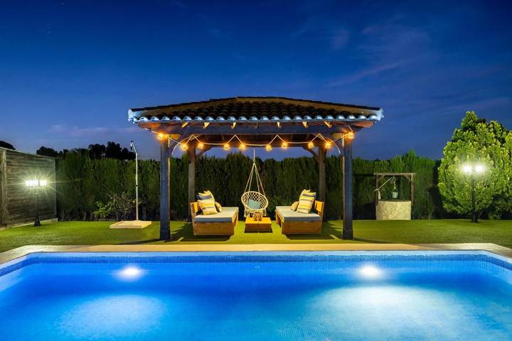 Villa für 10 Personen, mit Pool und Garten - 1