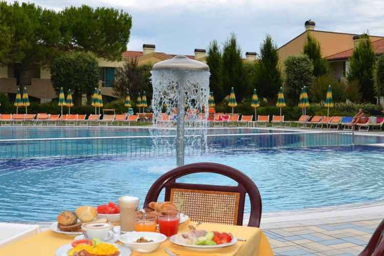 Entire vacation apartment, Holiday apartment with air conditioning and balcony  in Bibione, Venice Province