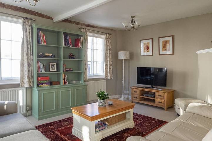 Glamping for 4 people, with garden and terrace, with pets in Cambridgeshire