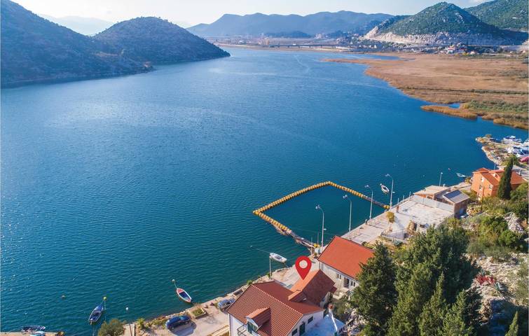 Apartment am Meer mit Terrasse, WLAN und Parkplatz in der Nähe der Neretva in Rogotin, Dubrovnik-Neretva