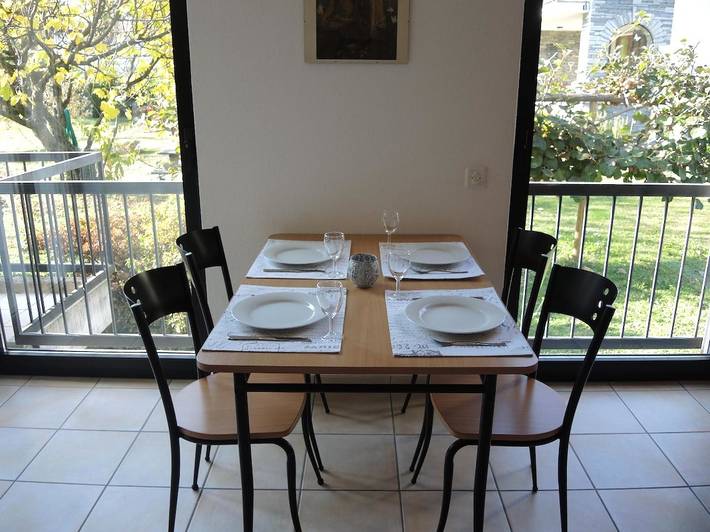 Appartement entier, Holiday apartment on the ground floor of a detached house surrounded by greenery in Ascona, Alpes tessinoises