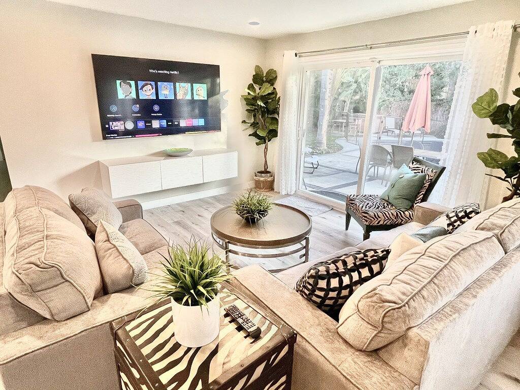 Rainforest 4 Br Pool Villa in Anaheim, Orange County