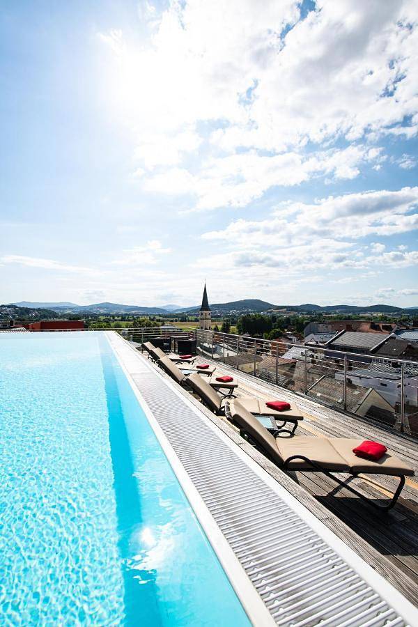 Hotel für 3 Personen, mit Terrasse und Pool sowie Sauna