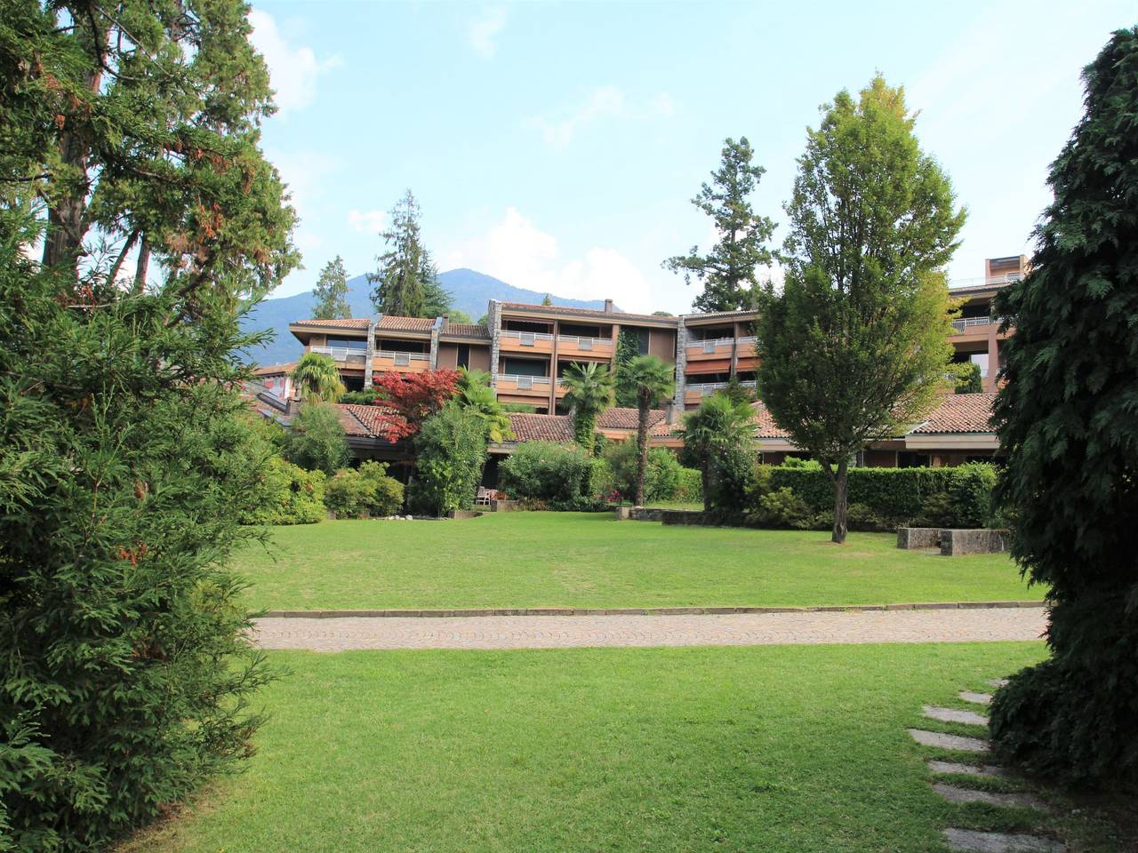 Villa Camelia in Porto Valtravaglia, Lago Maggiore (Lombardei)