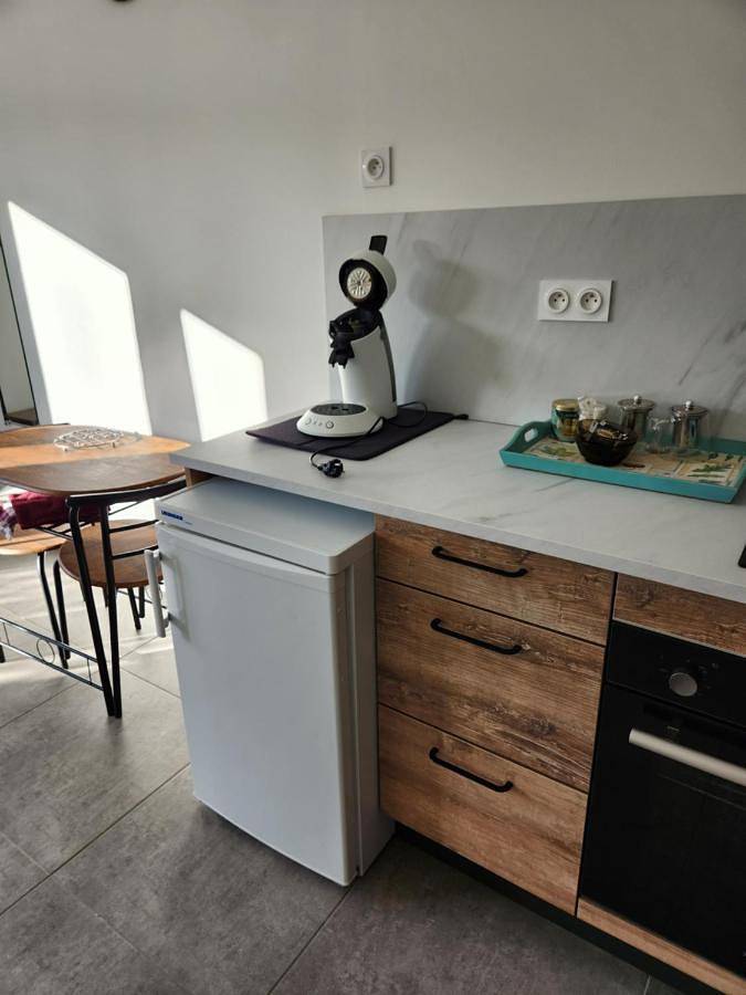 Gîte pour 2 personnes, avec terrasse et piscine à Entraigues-sur-la-Sorgue - 3