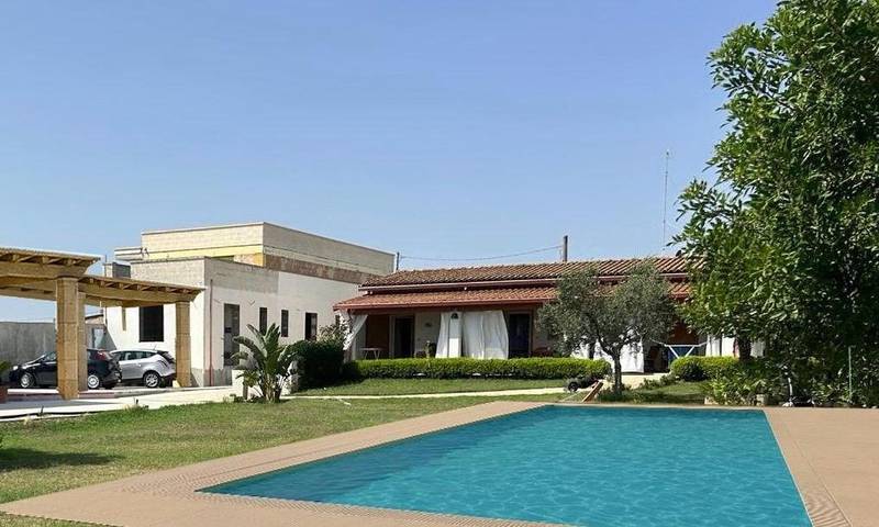 B&b per 4 persone, con panorama e giardino nonché piscina, con animali domestici a Uggiano la Chiesa