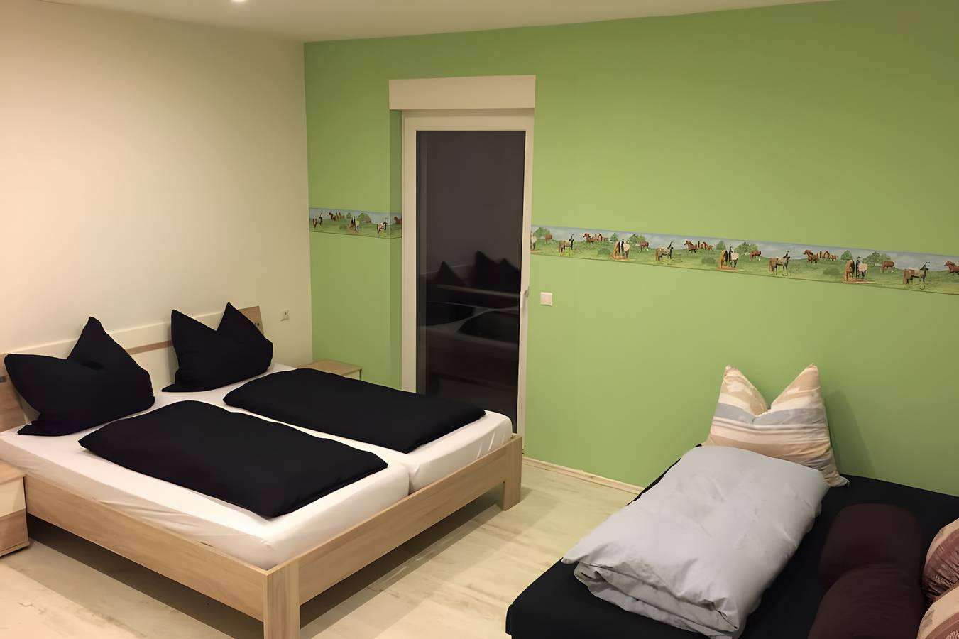 Ferienvilla Exklusiv! mit Bergblick, privater Terrasse und Wlan in Deggenhausertal, Region Bodensee-Oberschwaben