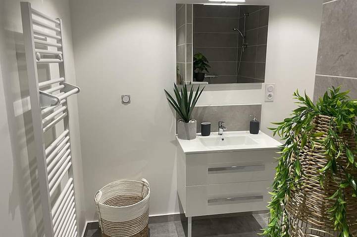 Gîte pour 6 personnes, avec terrasse et jardin à Donzère - 4