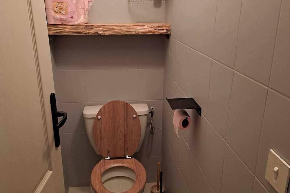 Ganze Wohnung, South Corsica, 150 m walk to beach, swimming pool, tennis, hiking, activities in Conca, Sartène und Umgebung