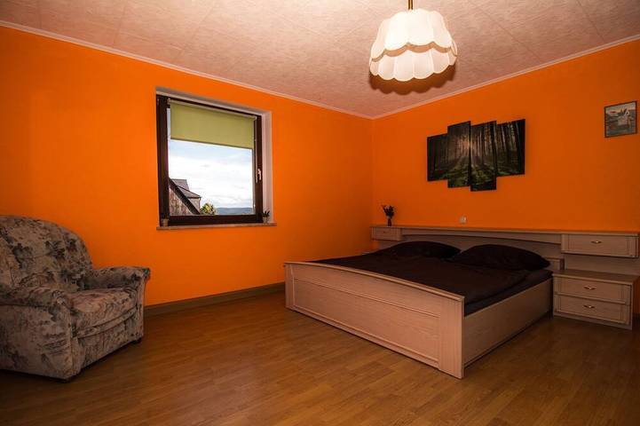 Ferienwohnung für 6 Personen, mit Balkon und Terrasse sowie Garten und Kinderpool in Lauter-Bernsbach - 3