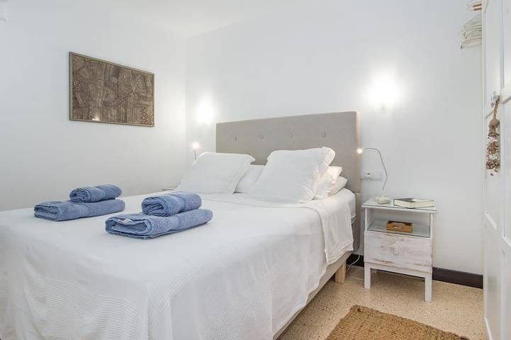 Ein hübsches Chalet im Ibicenco-Stil für bis zu 5 Erwachsene und 1 Kind mit Pool in Cala Figuera, Santanyí