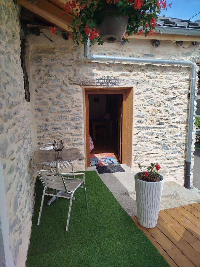 Gîte pour 2 personnes, avec vue et terrasse à Sollières-Sardières - 2