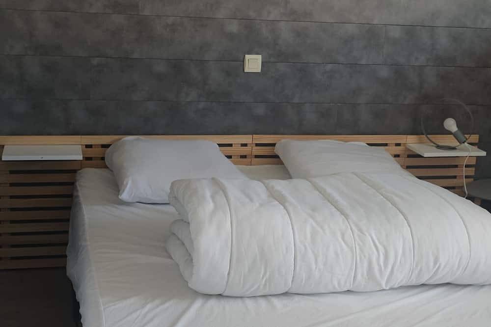 Entire apartment, Apartment for 5 people located in the typical district of Pierrefitte-Nestalas. in Pierrefitte-Nestalas, Pyrenees National Park