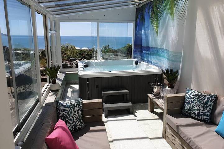 Ferienhaus für 12 Personen, mit Whirlpool und Garten