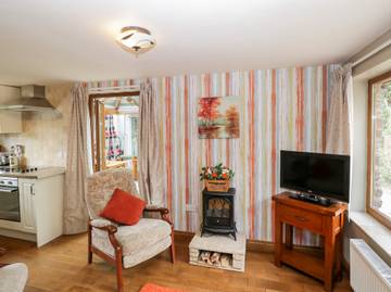 Log Cabin for 2 People in Herefordshire, Midlands, Photo 2