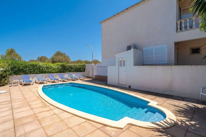Ferienhaus für 4 Personen, mit Balkon und Garten sowie Pool - 1