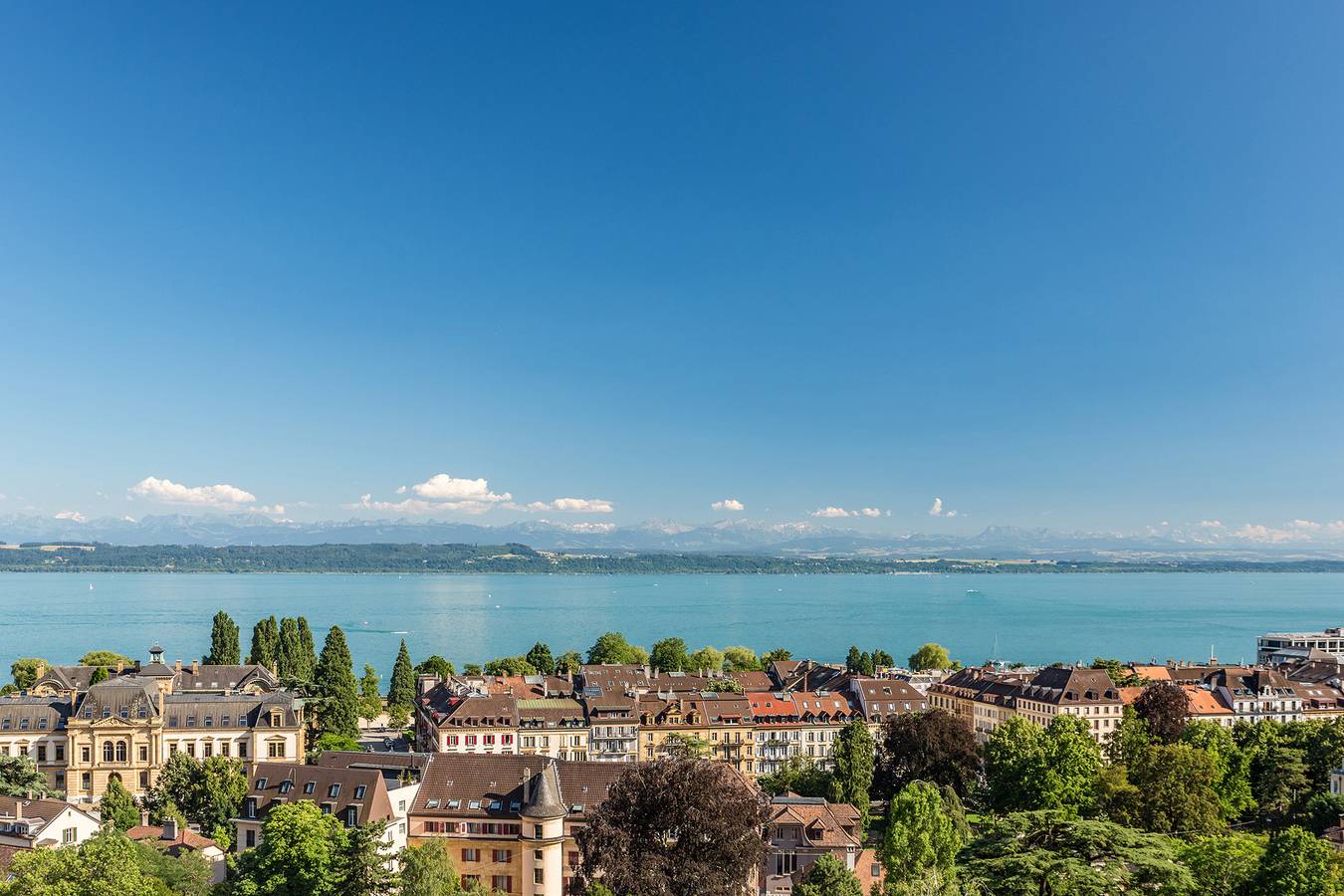 Hôtel Alpes et Lac - Chambre double lac - Annexe in Neuchâtel, Pays des Trois-Lacs