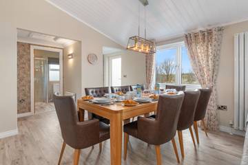 Lodge for 8 People in Penally, Pembrokeshire, Photo 2