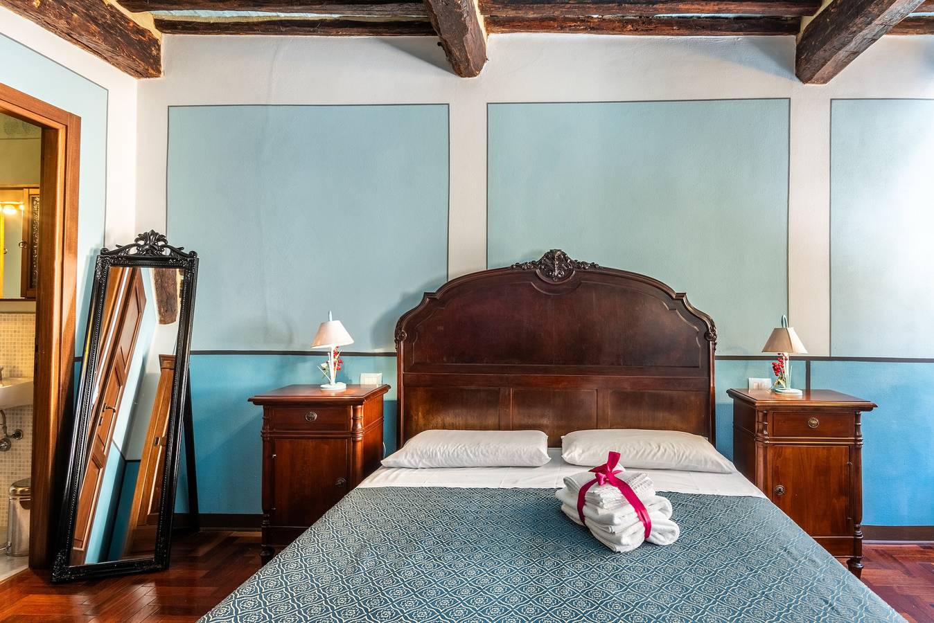 Zimmer 'Camera Blu' mit gemeinsamer Terrasse und Wi-Fi in Montalcino, Orciatal