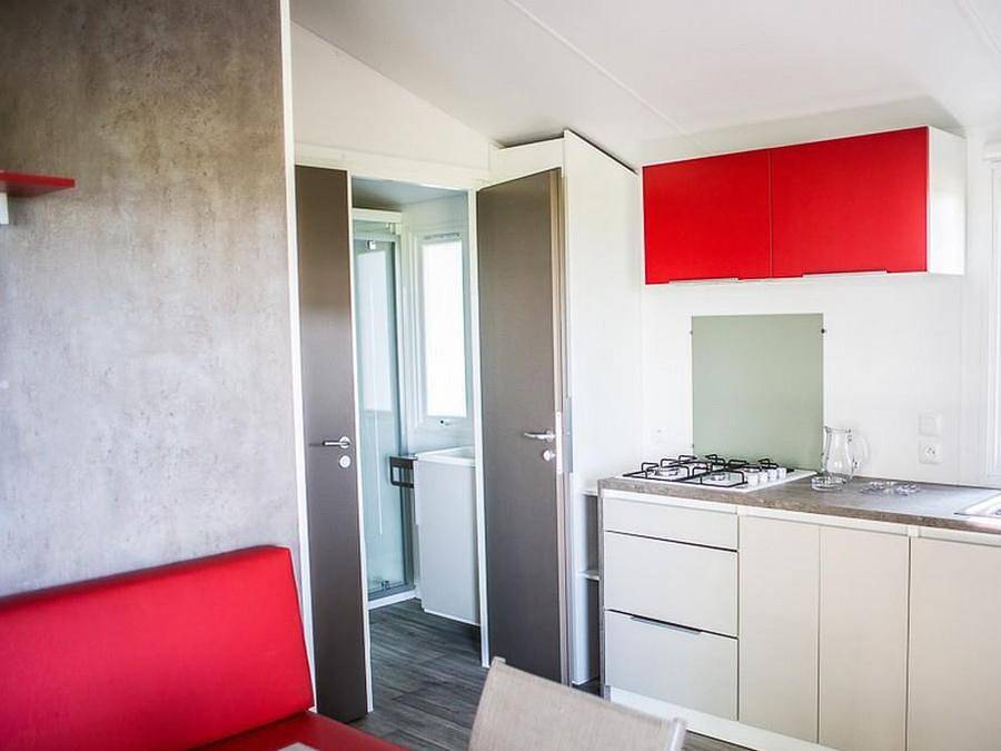 Camping Le Bois Des Ecureuils - Mobile home 4 persons in Domazan, Nimes region