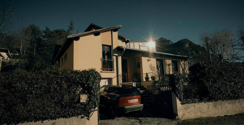 Gîte pour 3 personnes, avec vue et jardin à Tarascon-sur-Ariège - 2