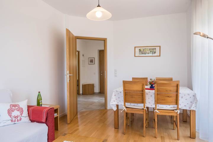 Ganze Wohnung, Gemütliche Ferienwohnung "Urbanhof - Lagrein" mit Bergblick, WLAN & Balkon in Gries-Quirein, Bozen