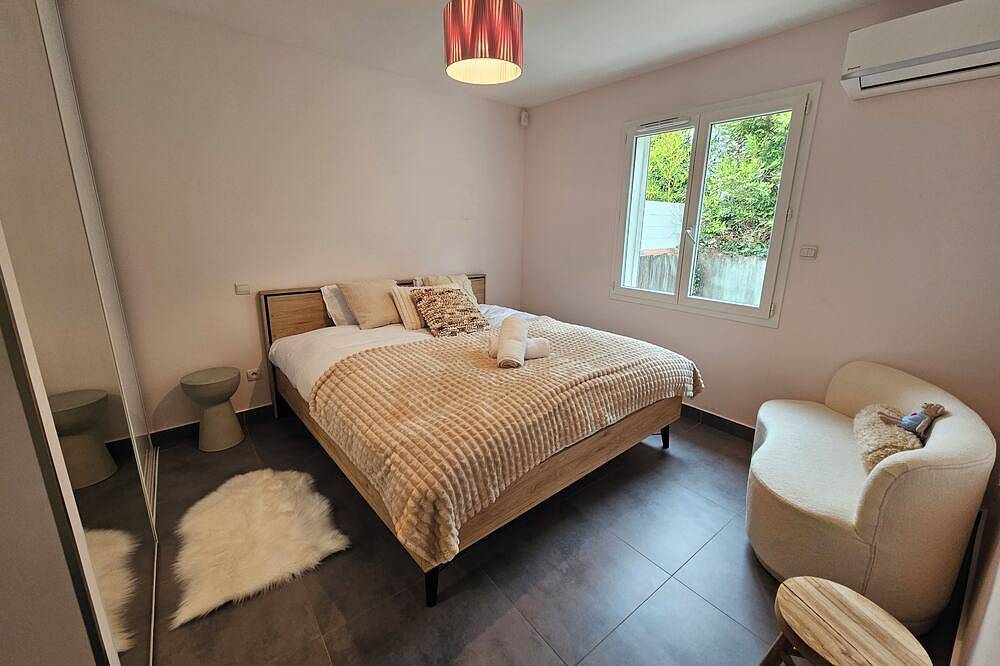 Modern house in Avignon with large swimming pool in Avignon, Vaucluse