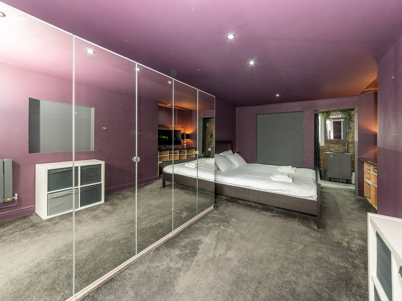 Spacious Home Heated Pool(April-Sep) in Tilehurst - Pass the Keys in Reading, Berkshire