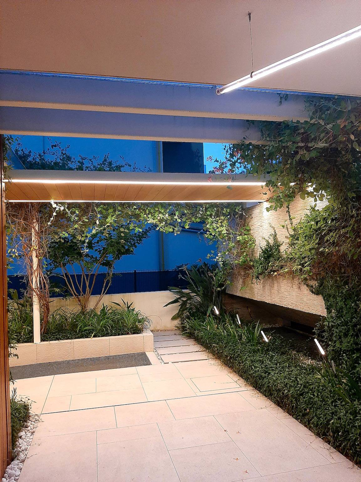 Ganze Wohnung, Luxusapartment mit Pool, Spa, Fitnessraum, Gemeinschaftspool und privater Terrasse in Lido di Jesolo, Jesolo