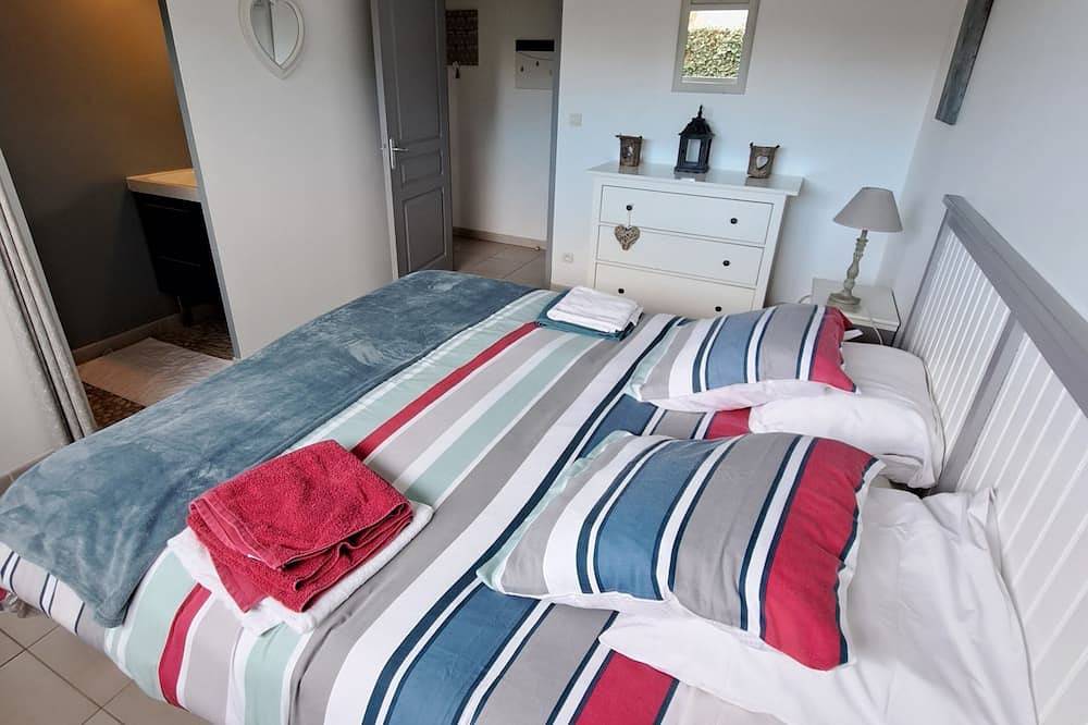 300 M Sea Well-Equipped & Furnished 4* House All Comforts Luxuriant Wooded Garden in Agon-Coutainville, Coutances