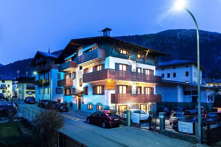 Aparthotel para 5 personas, con jardín y vistas, Se admiten mascotas - 1