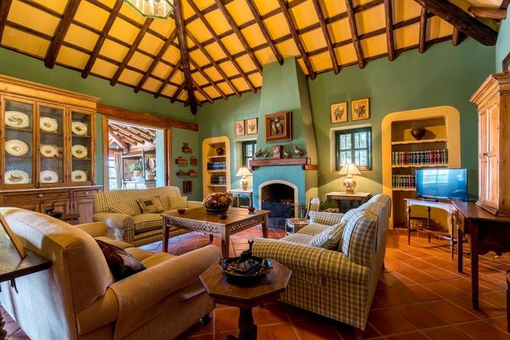 Casa rural para 10 personas, con jardín además de vistas y piscina, Se admiten mascotas en Constantina - 2