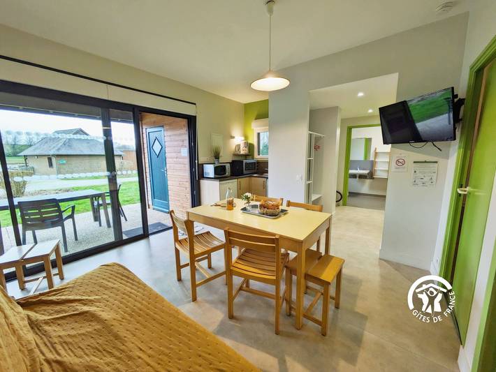 Gîte pour 6 personnes, avec Terrasse et Jardin dans Parné-sur-Roc