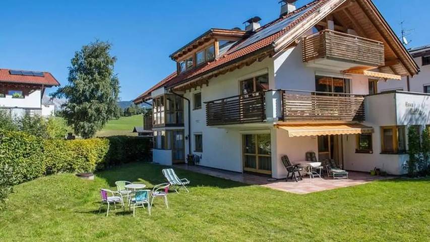 Ferielejlighed for 4 personer, med balkon, husdyr tilladt i Innsbruck-regionen