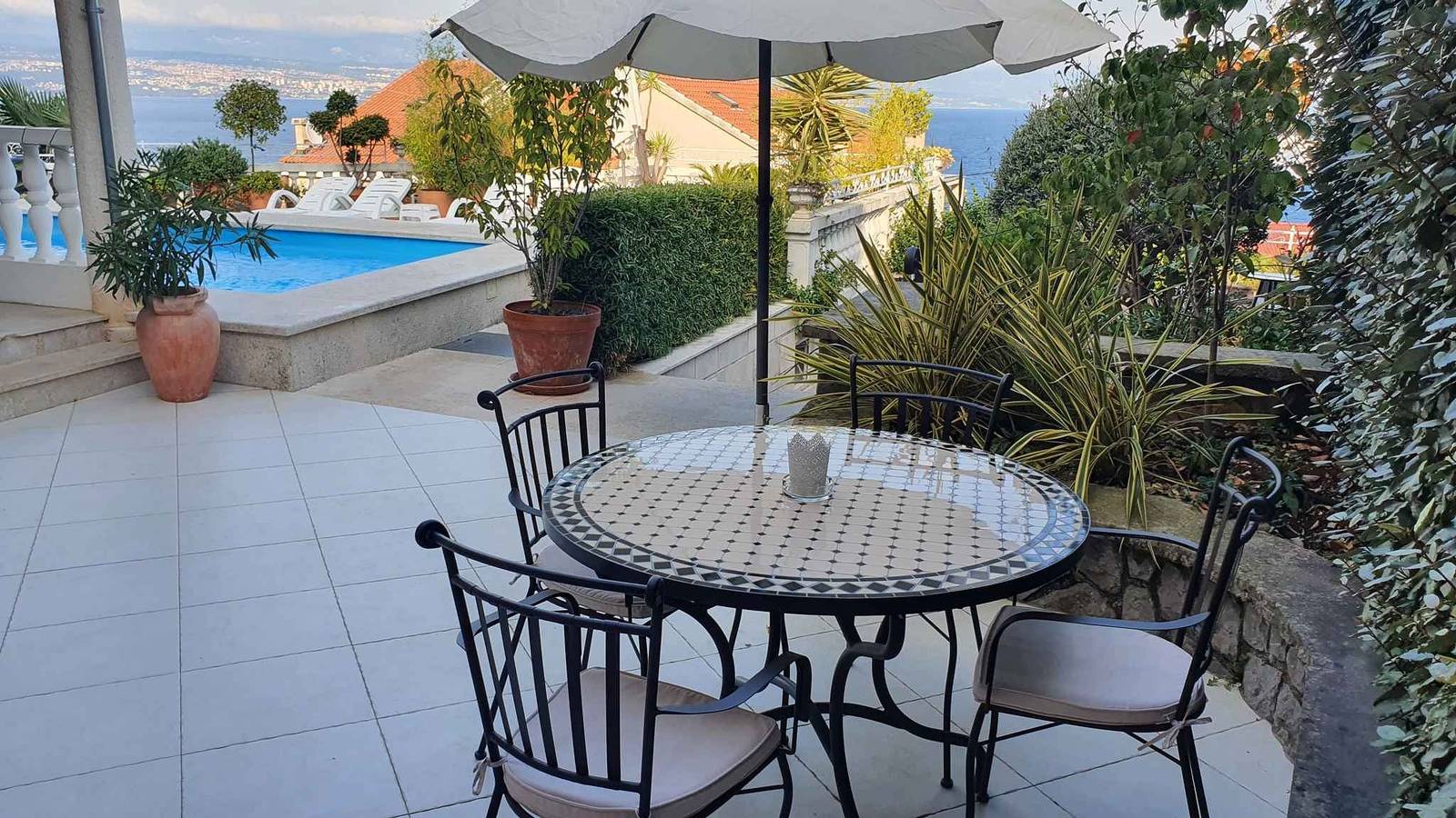 Ganze Ferienwohnung, Ferienwohnung mit Meerblick  in Lovran, Opatija Riviera