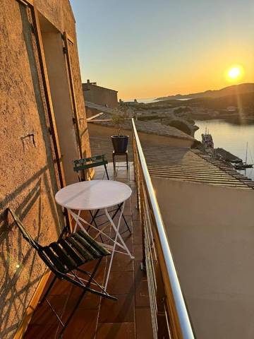 Gîte pour 2 personnes, avec balcon et vue, animaux acceptés dans Citadelle De Bonifacio