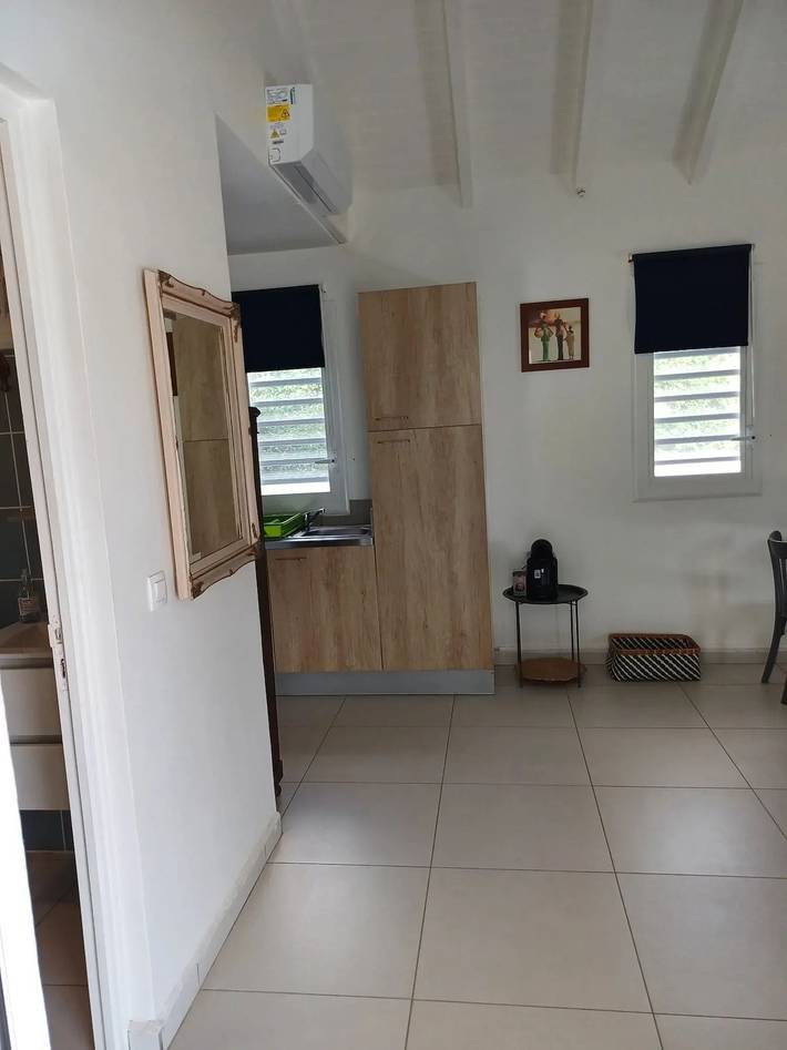 Gîte pour 2 personnes, avec piscine et terrasse à Baie-Mahault - 2