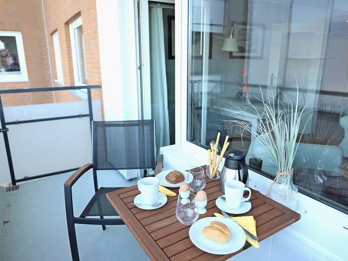 Ganze Wohnung, Modernes 2-Zimmer-Appartement mit Balkon und Wellnessbereich in Westerland in Westerland, Sylt (Gemeinde)