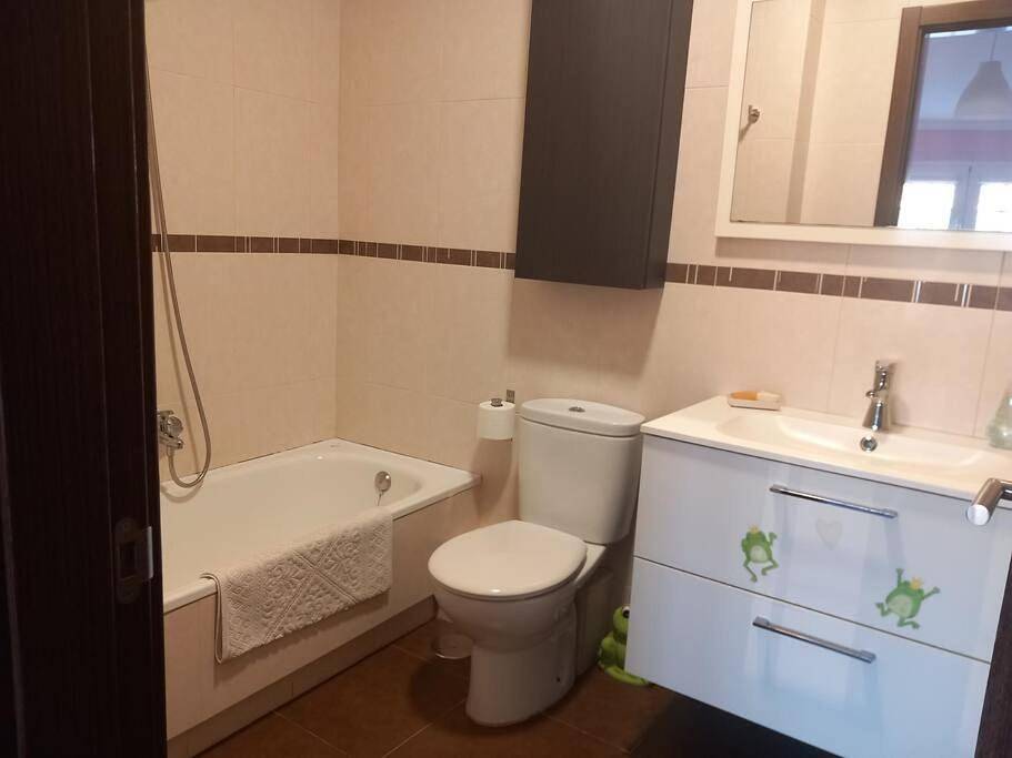 Appartement entier, Three-Bedroom Apartment in Ares, Costa de Galicia