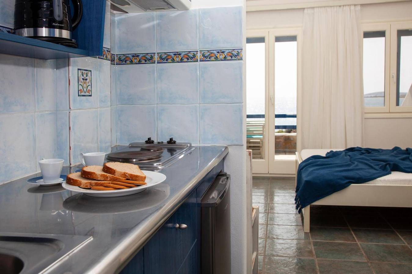 Appartement entier, Appartement "The Ionian Double Room" avec vue sur la mer, Wi-Fi et climatisation in Paros