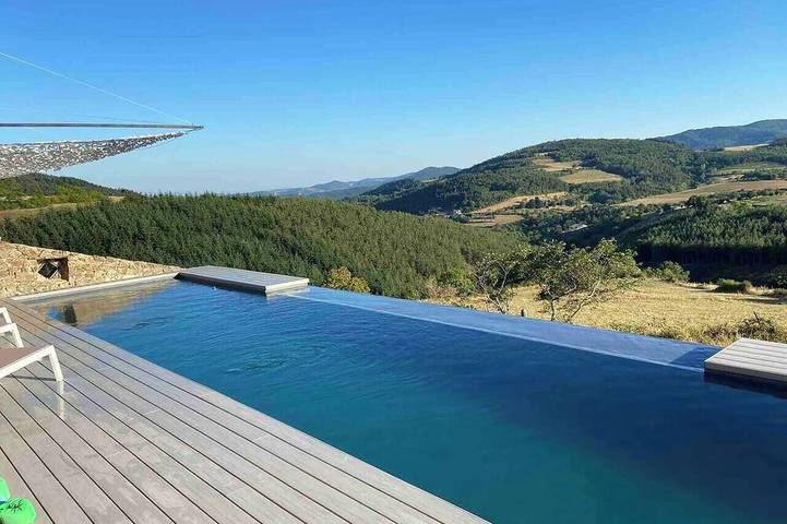 Villa pour 12 personnes, avec balcon ainsi que jacuzzi et jardin