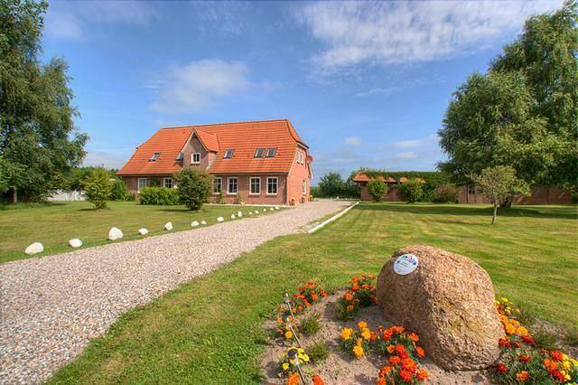 Ferienwohnung für 6 Personen, mit Garten und Whirlpool sowie Sauna, mit Haustier in Braderup