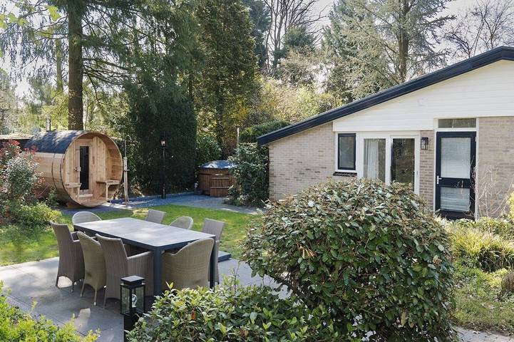 Ferienhaus für 7 Personen, mit Garten und Whirlpool sowie Terrasse und Sauna - 1