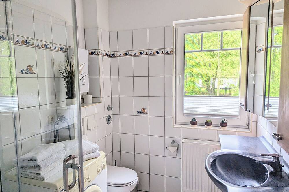 Entire apartment, Vacation apartment Haus Küste 4 Meerglück - Holiday apartment Haus Küste 4 in Graal-Müritz, Rostock and Surroundings