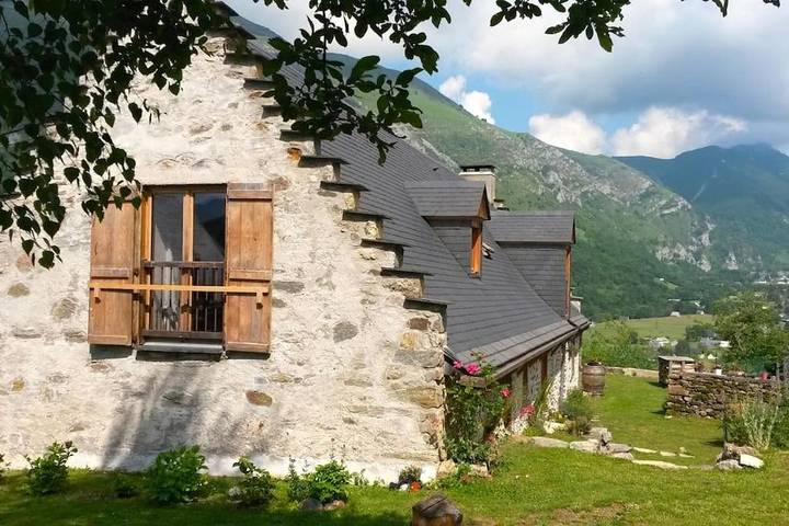 Location de vacances pour 10 personnes, avec Terrasse ainsi que Jardin et Vue à Campan - 4