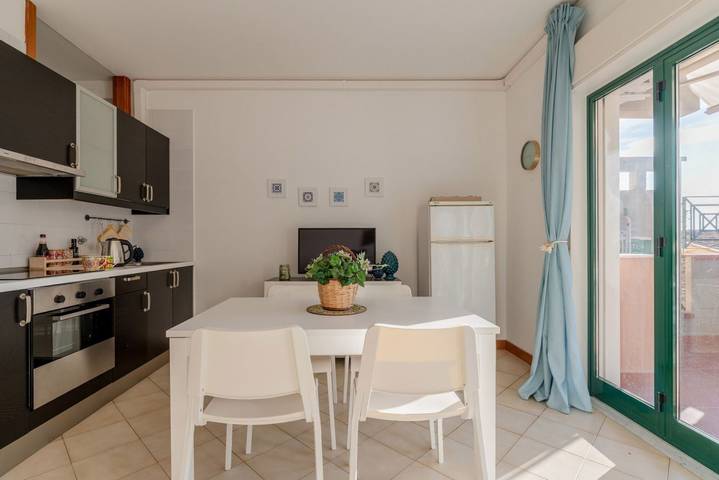 Entire apartment, Guesthost - Santantonio House with balcony in Taormina, Messina Province